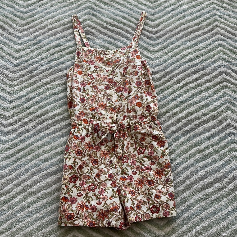 Romper, never worn, with pockets